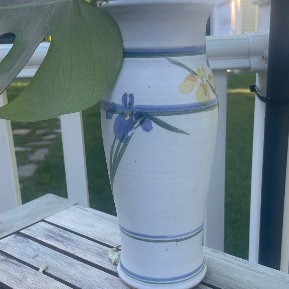 Hand-Painted signed vintage Ceramic Floral Vase in White and Blue.